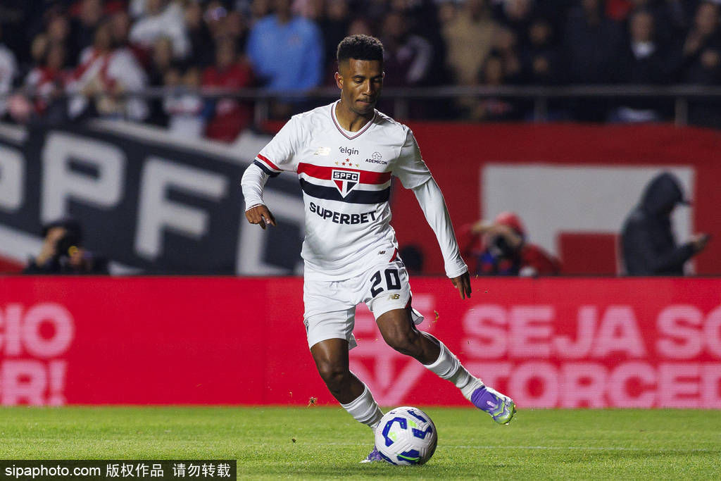 皇冠信用網账号注册_安东尼重返贝蒂斯：曼联与西甲劲旅的转会谈判揭秘