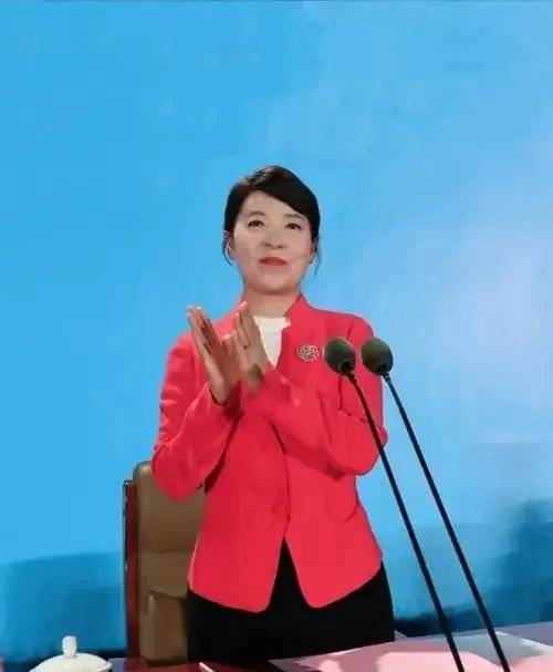 皇冠信用網代理_正部级美女大员被查！千万华服堆满多套住宅皇冠信用網代理，化妆团队提前数小时待命~