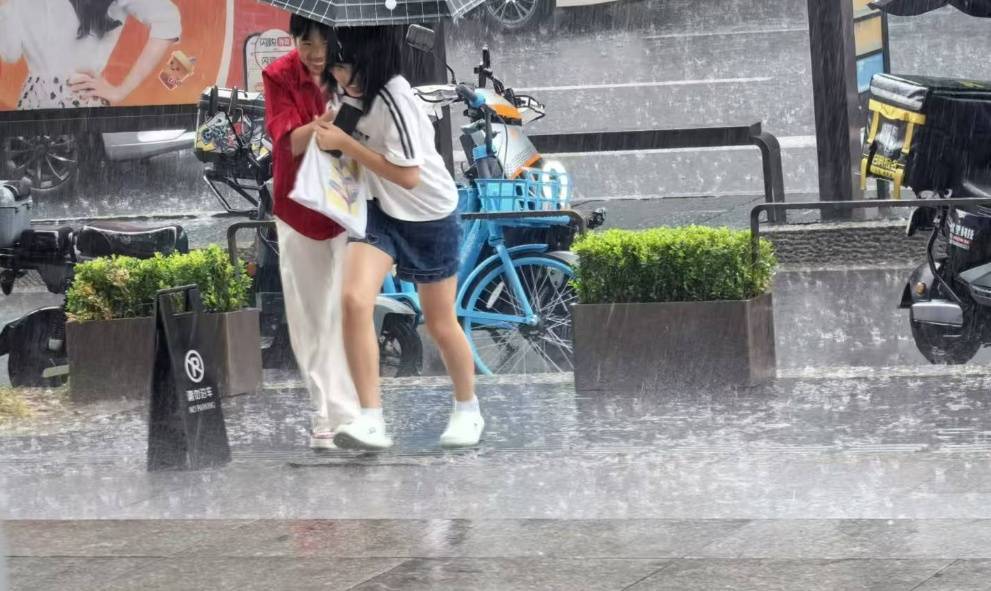 高柏vs慕拉
_确认了高柏vs慕拉
!浙江即将降温!杭州人熬到这天......