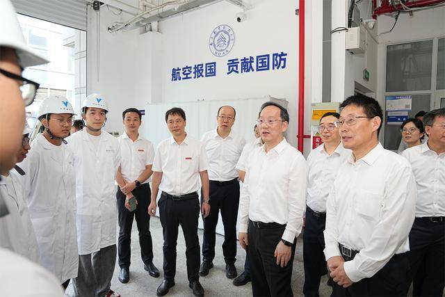 皇冠信用網登3出租
_李乐成到南京航空航天大学、南京理工大学、江苏省通信管理局调研