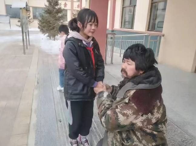 皇冠信用网开户
_胡雷称去见离世女孩最后一面被拒:去了后悔一时皇冠信用网开户
,不去后悔一辈子,“你走了我咋办”