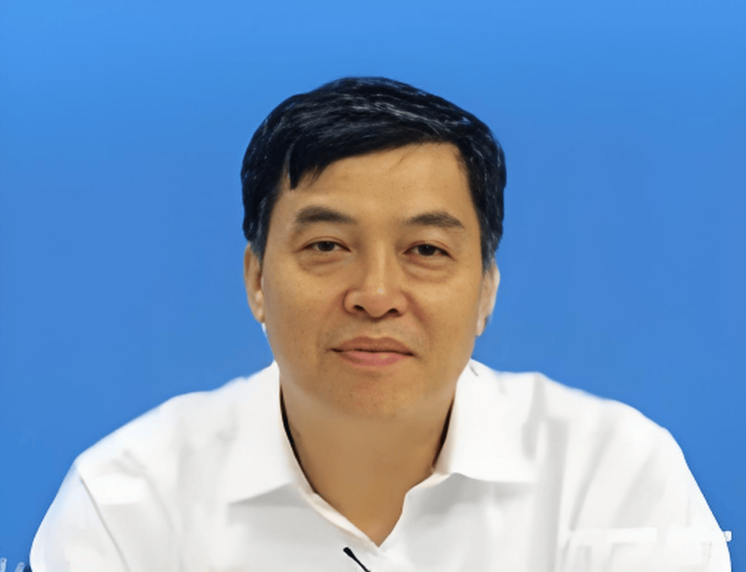 皇冠登一登二登三区别_广东通报:曾庆全隐瞒入党前严重错误