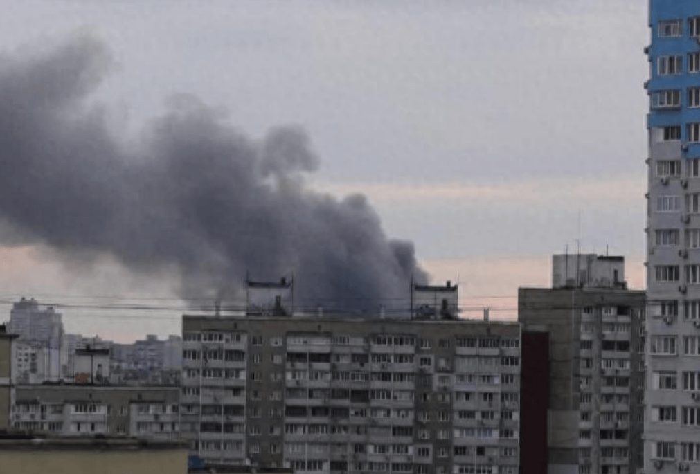 皇冠信用網登1,登2,登3出租_基辅遭俄罗斯空袭皇冠信用網登1,登2,登3出租,泽连斯基态度反转,主动找上中国,中方回应滴水不漏