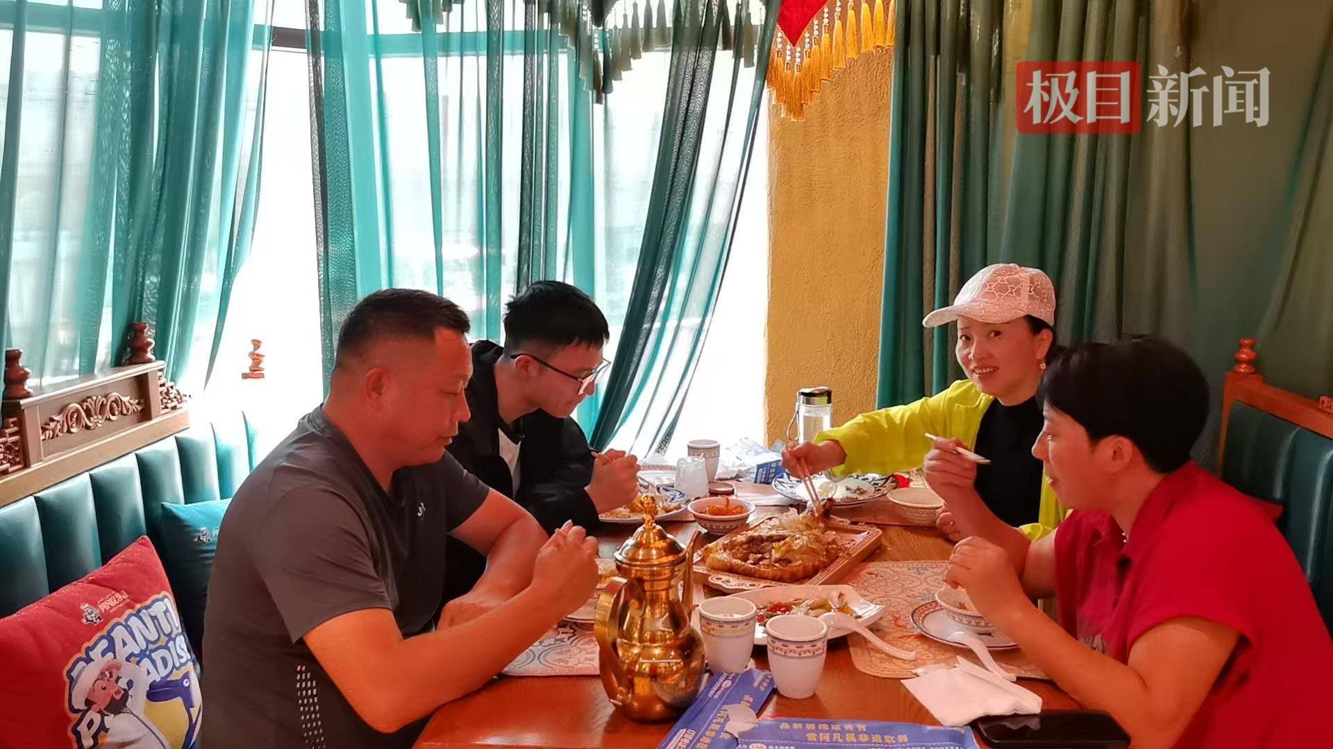 温特图尔Vs苏黎世_安徽夫妇自驾送儿子去新疆石河子上大学:6天穿越3700公里温特图尔Vs苏黎世,沿途打卡景点每天还直播7小时,刚到校就被粉丝认出