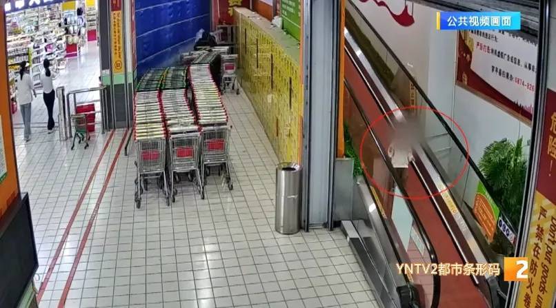 斯崔普费宁魏登vs卡芬堡_不是段子！爸爸带娃玩自己睡着了！一觉醒来斯崔普费宁魏登vs卡芬堡，孩子呢？