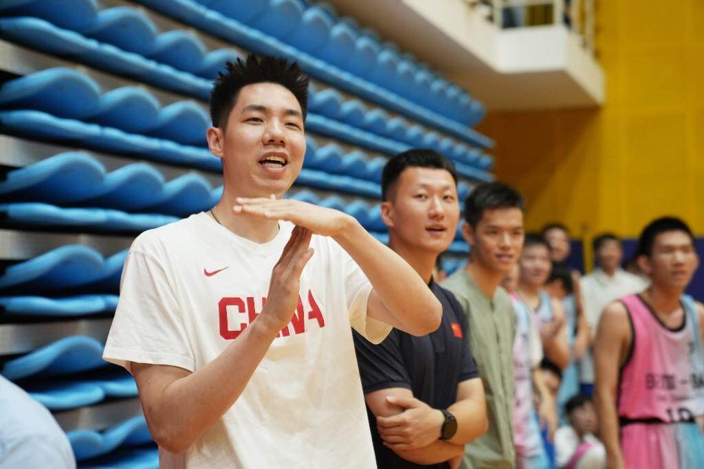 巴西圣保罗州杯_中国男篮主教练郭士强:“没想到华附同学的提问这么专业”