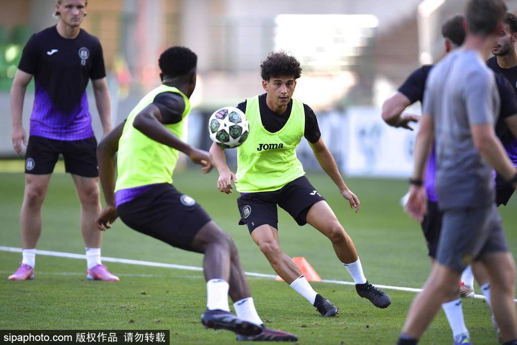 洛里昂vs里尔_曼联尴尬了!2500万买了俩支升班马都不要的门将洛里昂vs里尔,原因曝光太扎心