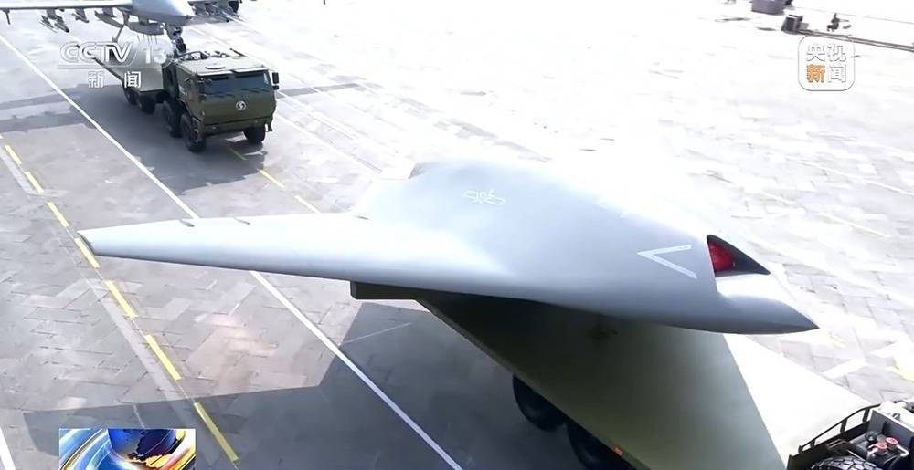 皇冠登1登2登3申请_装备超宽超限、队形设置复杂 10架无人战鹰如何米秒不差精彩亮相?