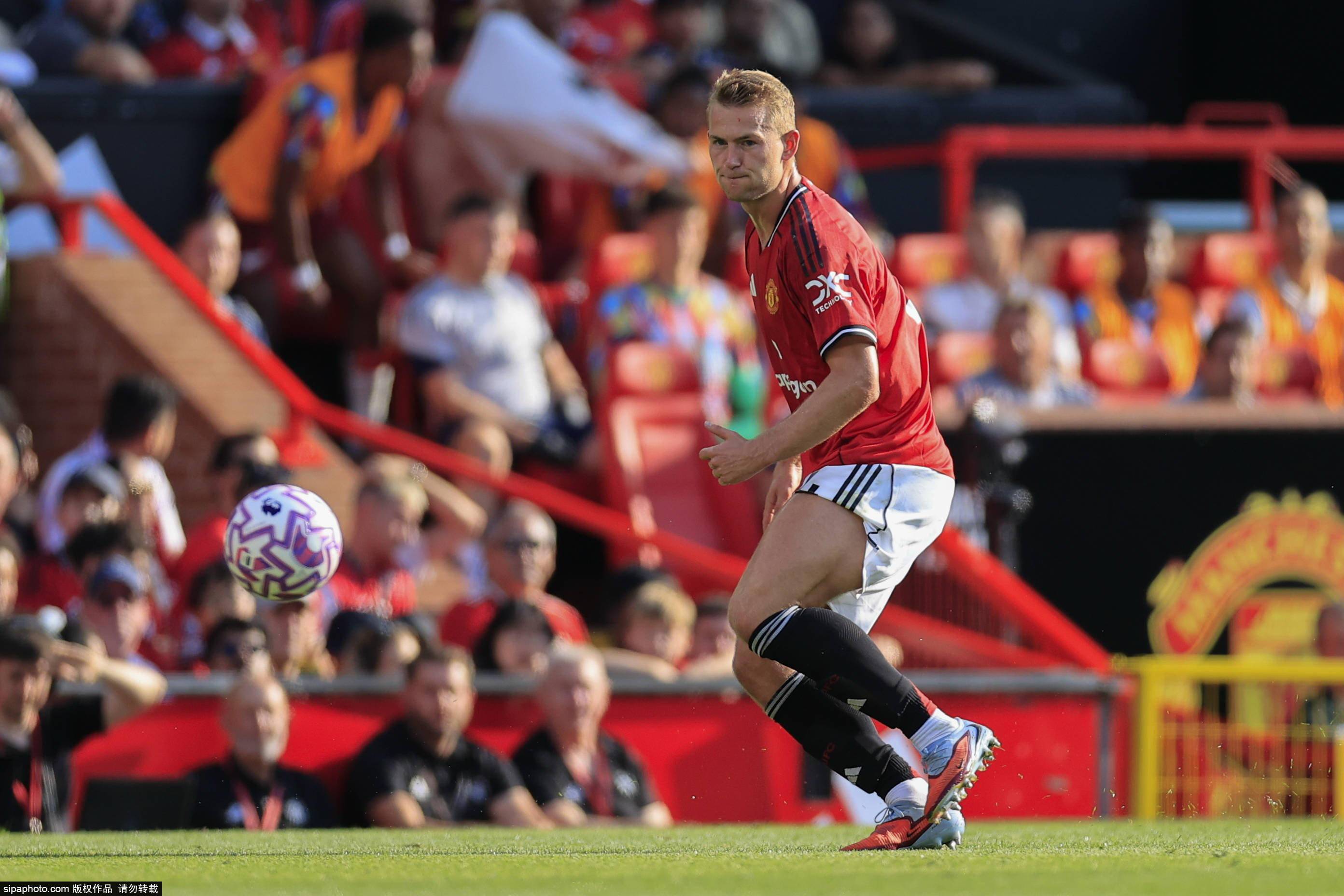 皇冠信用網会员开户_曼联传奇重聚!贝尔巴托夫晒照与卡里克、纳尼重温旧梦皇冠信用網会员开户,球迷感动不已!