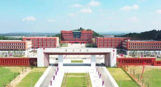 皇冠登3管理出租_江西一高校21岁男生宿舍玩手游晕倒猝死皇冠登3管理出租,家属质疑校方急救措施不到位,校方回应