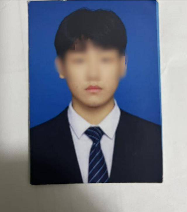 皇冠登3管理出租_江西一高校21岁男生宿舍玩手游晕倒猝死皇冠登3管理出租,家属质疑校方急救措施不到位,校方回应