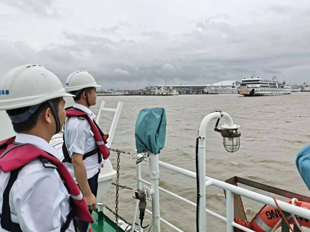 法国vs波兰_三预警齐发法国vs波兰！多地停航、停运、停课、关闭景区