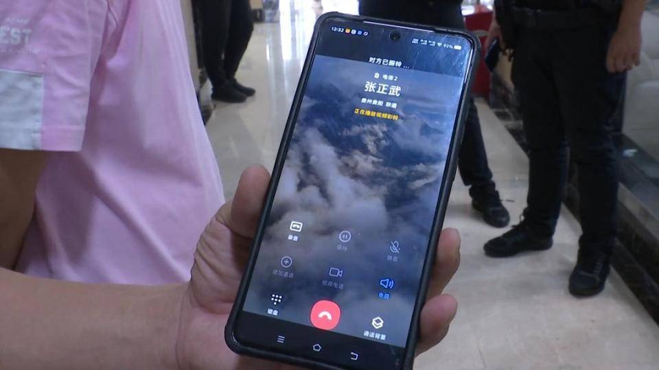 皇冠信用网开户_男子花30万讨老婆皇冠信用网开户,一个月不到人财两空!婚介所回怼记者:再拍我就对你不客气