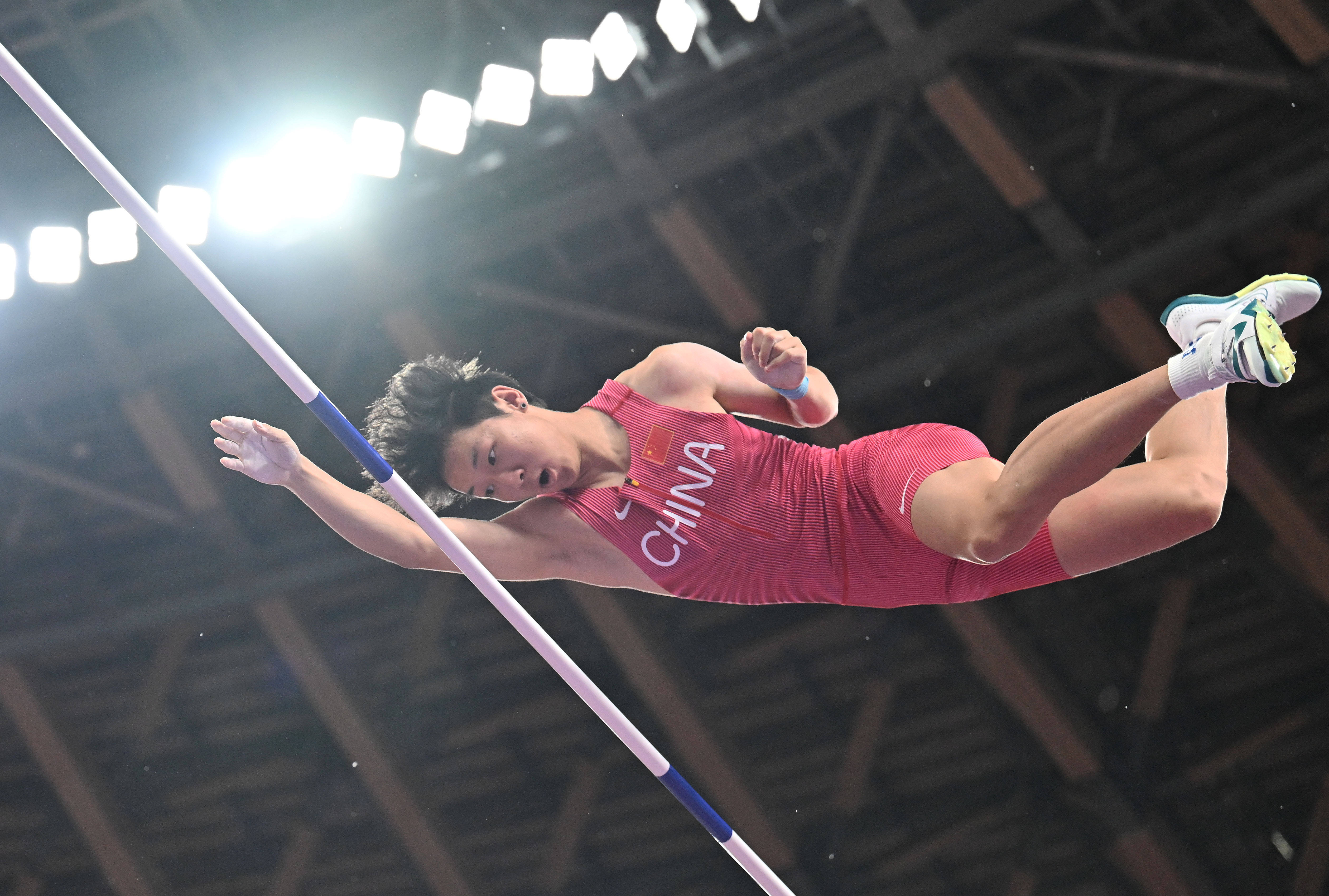 西班牙甲组联赛_(田径世锦赛)男子撑杆跳高资格赛赛况