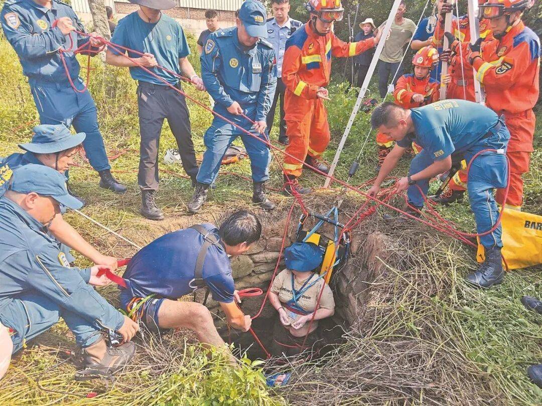 英格兰足球协会联赛_泉州坠井女子“54小时噩梦”：几条蛇爬身上英格兰足球协会联赛，双侧肋骨骨折！绝望时靠一个信念坚持活下来……