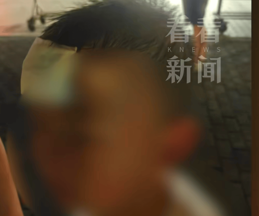 皇冠信用盘网址_血流不止皇冠信用盘网址,脸上缝30多针需整容!上海一知名火锅店发生意外,顾客和商家互相指责……