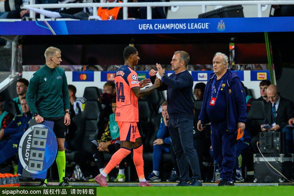 皇冠信用网登123出租_姆贝乌莫：曼联新宠闪耀老特拉福德皇冠信用网登123出租，再揭安东尼致命失误