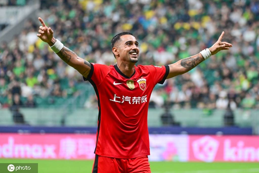 皇冠信用网APP下载_争冠渺茫皇冠信用网APP下载!中超-莱昂纳多戴帽 国安2-3海港遭3连败