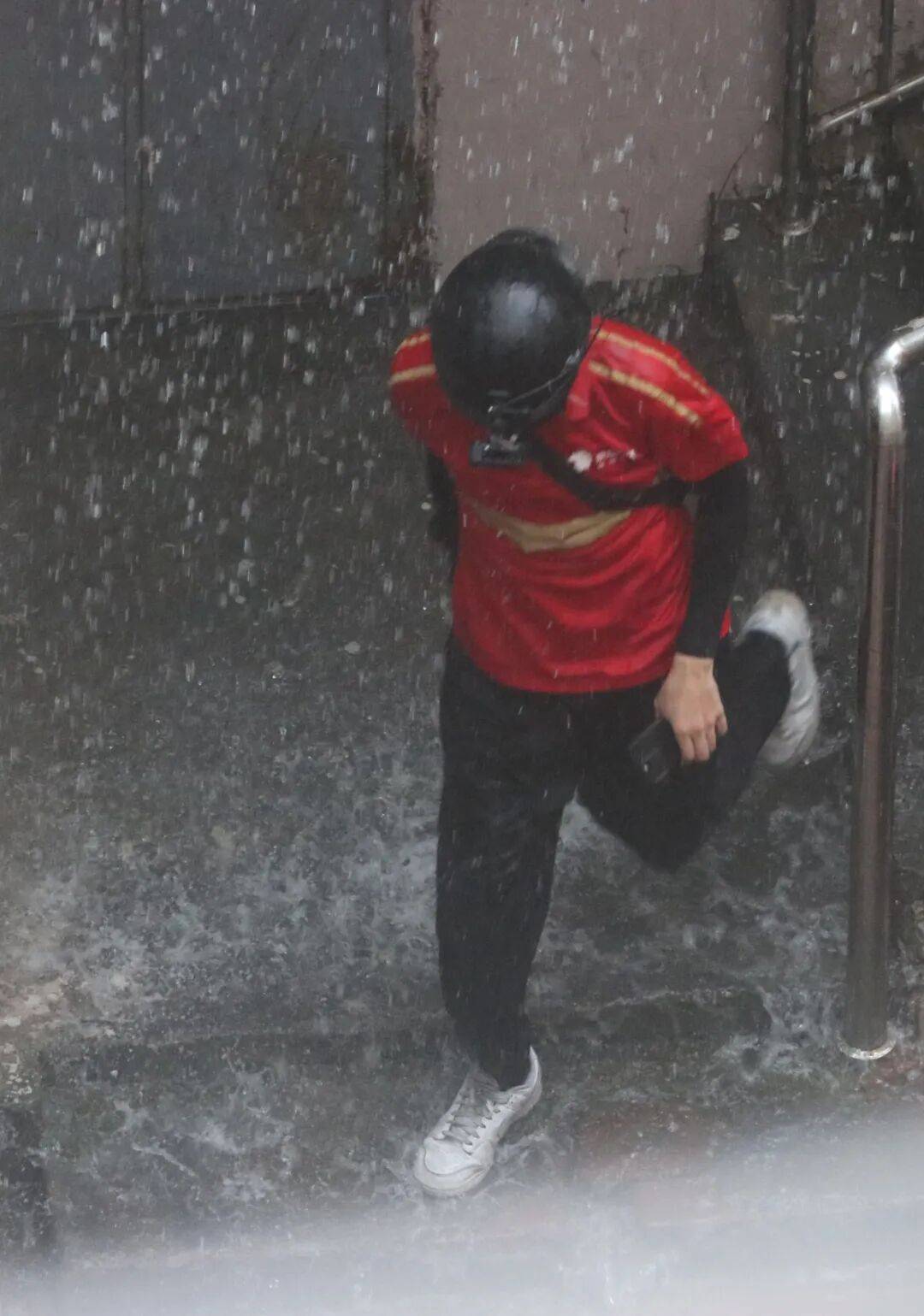 信用网怎么开户_暴雨、大风、大浪来袭信用网怎么开户!青岛市发布防汛预警!