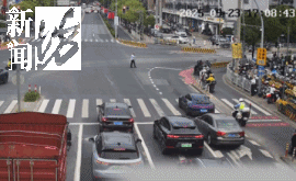 皇冠信用网代理登3_事发上海晚高峰!汹涌车流中皇冠信用网代理登3,一男子绝望跳车,直奔民警而去……