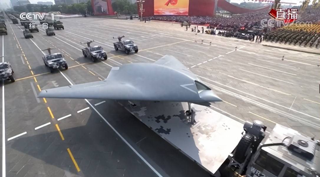 皇冠信用网足球代理_攻击-21正式登场:076与福建舰联手皇冠信用网足球代理,开启电磁弹射无人机时代