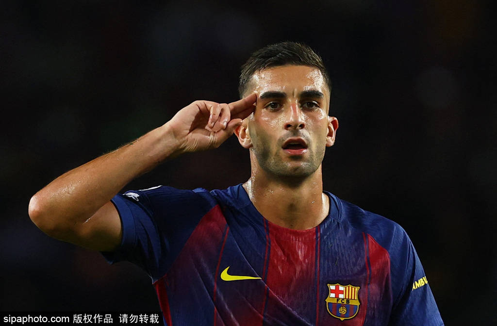 皇冠信用网去哪里弄_欧冠-费兰建功拉莫斯第90分钟绝杀 巴黎客场2-1逆转巴萨