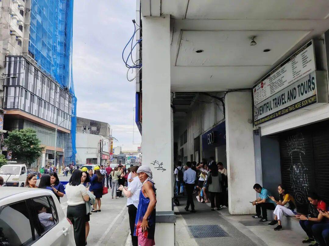 介绍个信用网网址_在菲华人亲历7.6级强震:震感强烈介绍个信用网网址,有女生被吓哭|鱼眼·热点