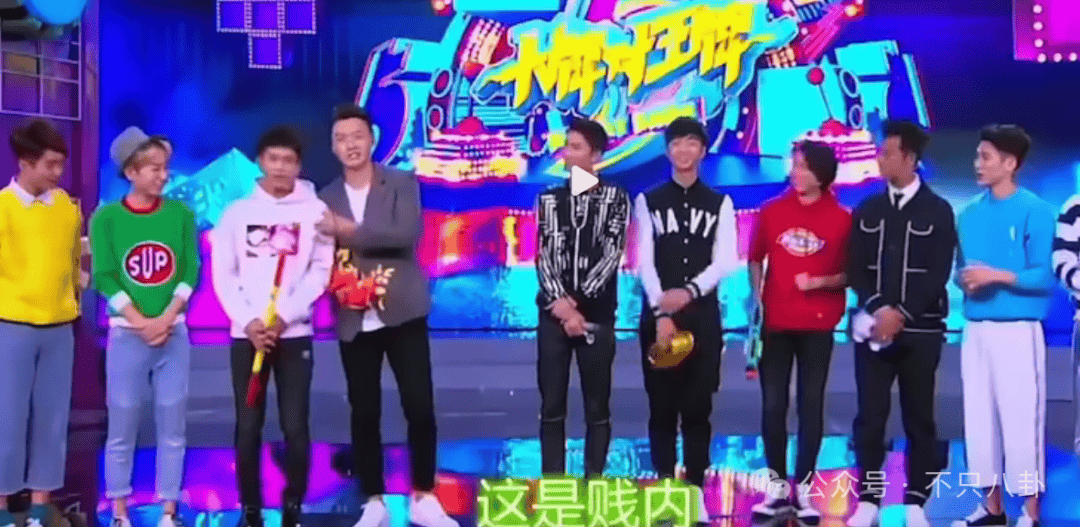 hga035会员注册_他俩没分手但被拍到吵架了hga035会员注册,吵得很凶......