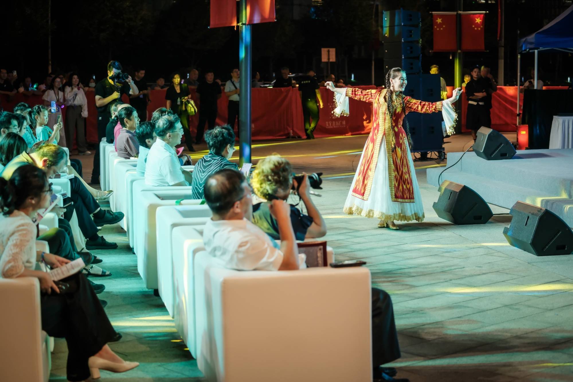 皇冠信用代理出租
_多元演出暖申城 文旅融合焕活力 2025第十一届上海街艺节火爆举行