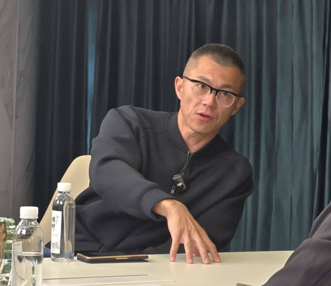 皇冠信用網登3代理
_独家采访丨陈震首次还原撞车事件