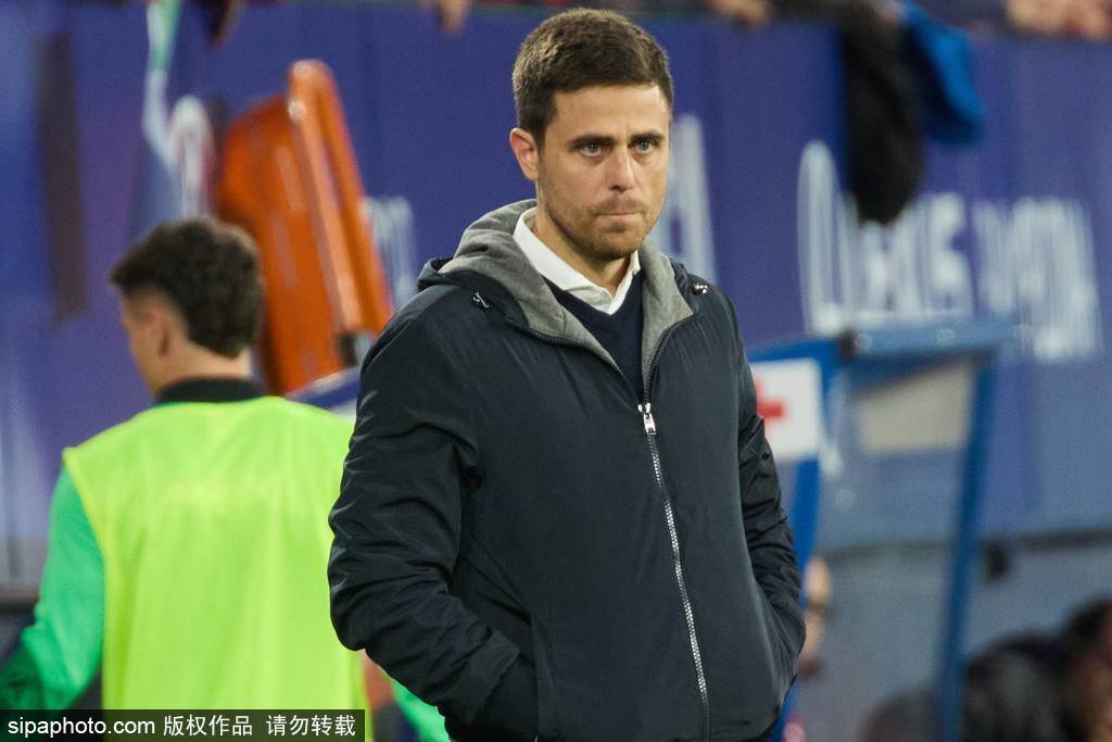 怎么申请世界杯代理
_布莱顿主帅赫尔泽勒谈失利:执行力不足与梦剧场的震撼氛围