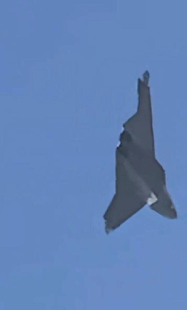 世界杯信用网如何注册_无空速管世界杯信用网如何注册，疑似第二架歼-50：美国精神胜利法，新六代机东亚决战