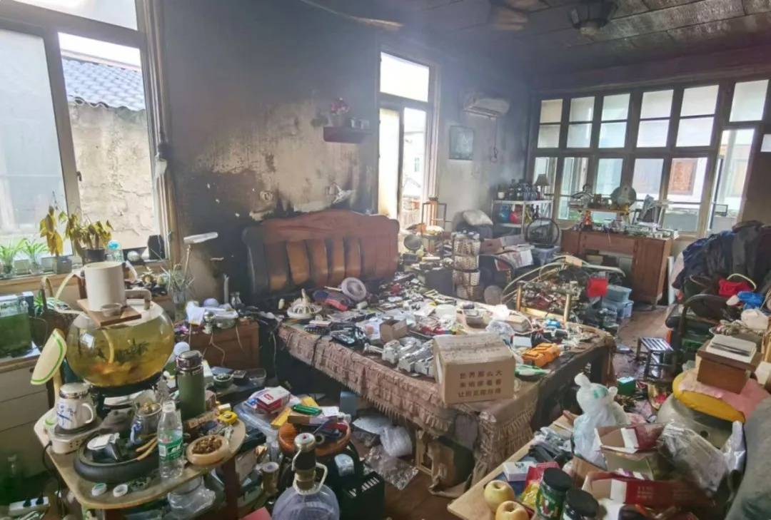 皇冠信用网在线注册_退休大爷在家“搞发明”引发火灾 这些家庭消防隐患要注意