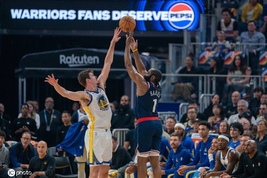 皇冠信用网注册开通_库里19+8哈登下半场0分 勇士轻取快船两连胜