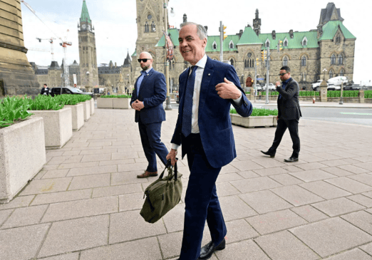 世界杯投注是哪个网站
_特朗普深夜发文世界杯投注是哪个网站
,宣布终止谈判!中国已接到通知,美亲密盟友倒戈?卡尼对华抛出橄榄枝