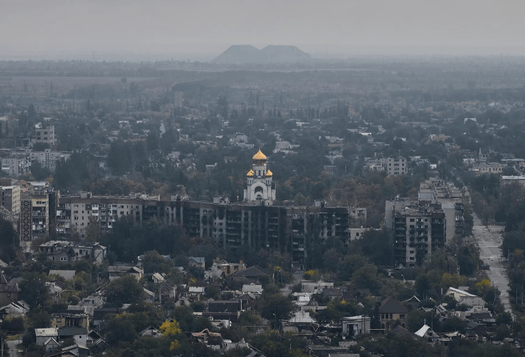 世界杯足球手机登录网
_红军城移交前夜世界杯足球手机登录网
,乌克兰宣布开辟新战线,主动反攻击溃俄军攻势