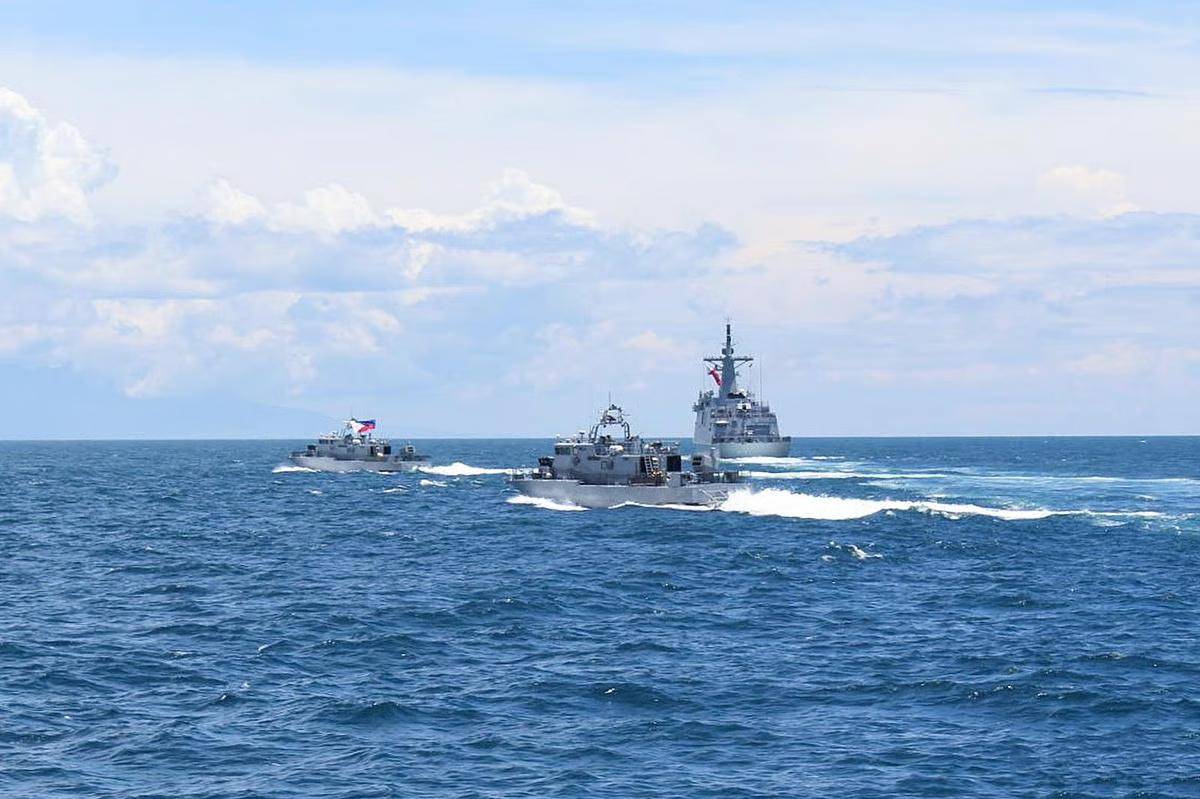 正版足球出租
_菲律宾坐滩舰官兵饿的受不了正版足球出租
,抢劫中国渔船,菲军真的在准备打仗