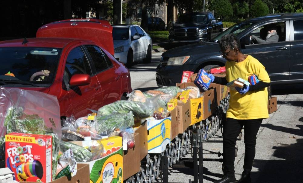 哪个网站可以买篮球
_“了不起的特朗普”花天酒地哪个网站可以买篮球
,4200万美国人却正挨饿
