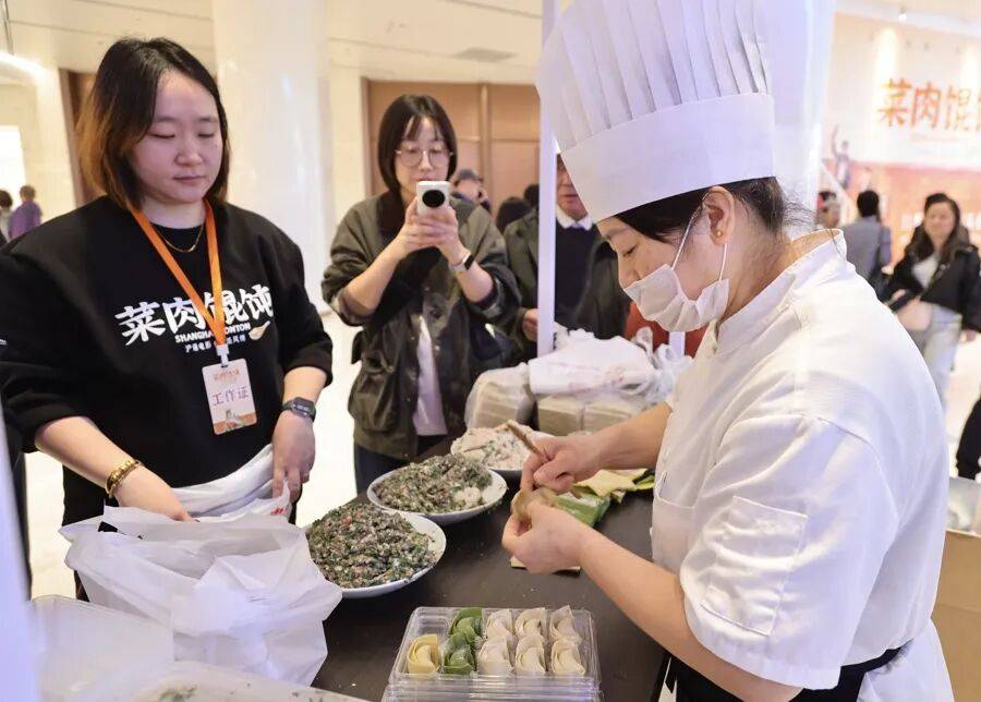 世界杯皇冠信用网会员注册_沪上著名演员集体现身！全员哽咽全场动容世界杯皇冠信用网会员注册，有人不惜为它抵押房产！面世在即，最新剧透