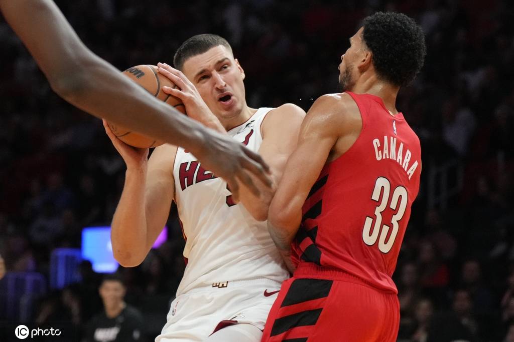 皇冠体育App下载_杨瀚森DNP阿夫迪亚33+11+8 开拓者不敌热火