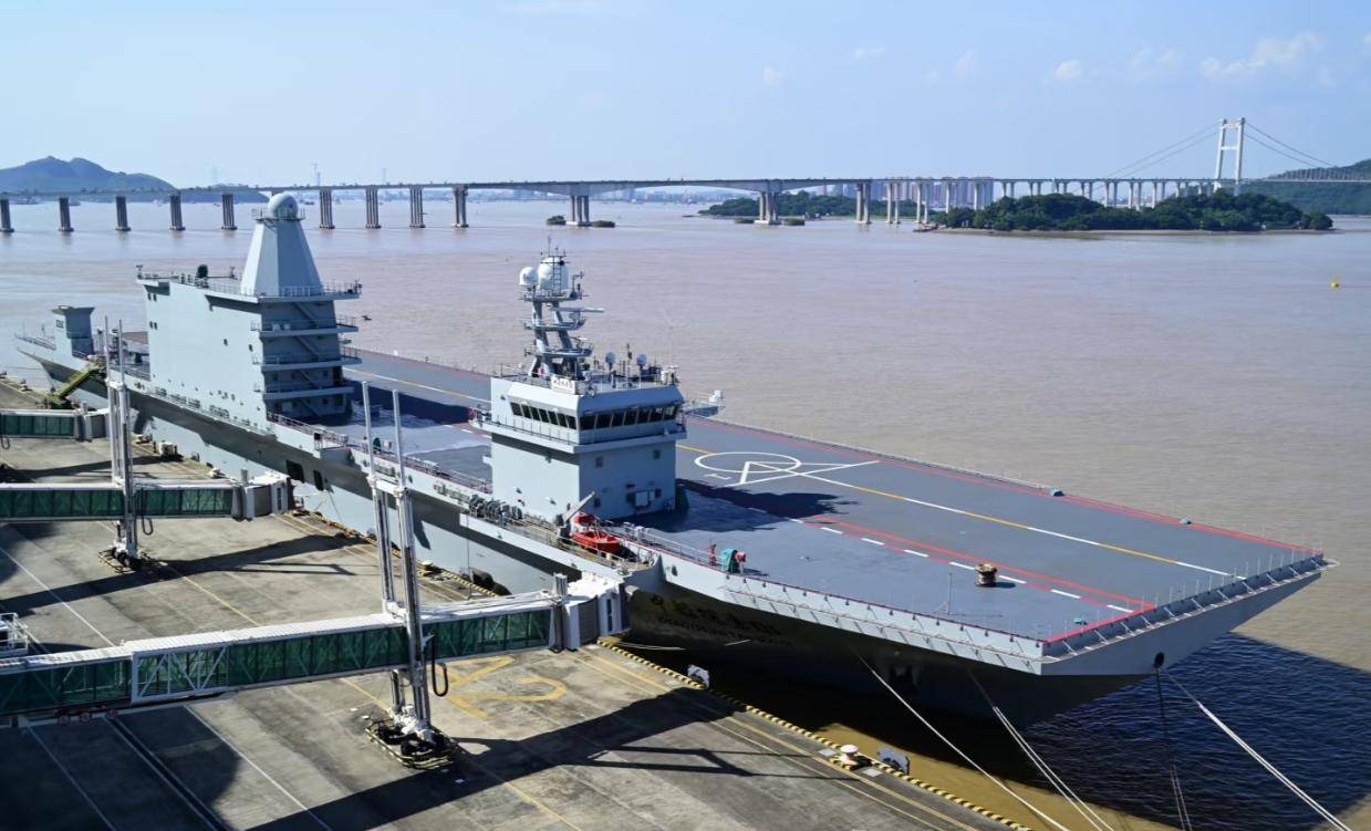 皇冠信用盘账号注册_准备批发！中国15000吨“轻型航母”起降无人机皇冠信用盘账号注册，美媒开始联想了