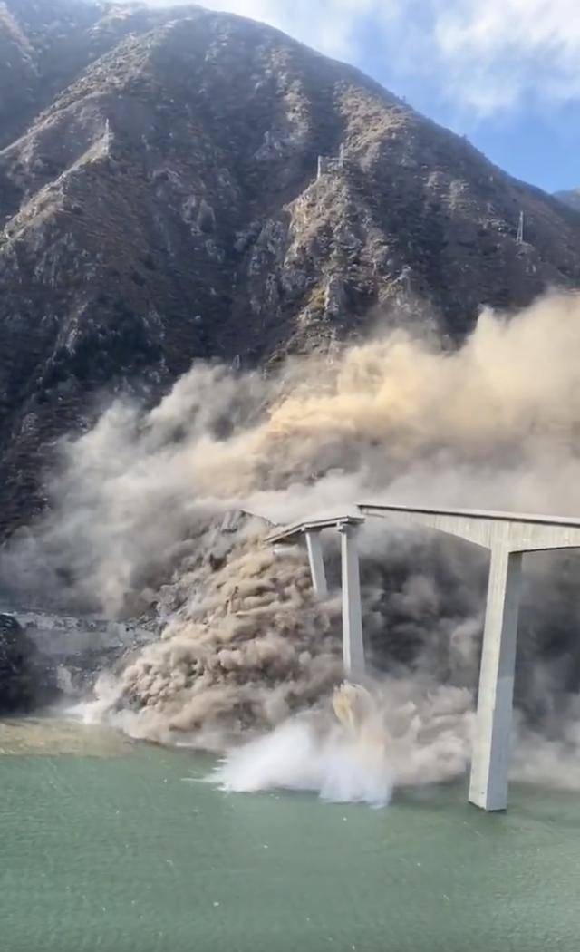 皇冠信用网去哪里弄
_四川马尔康市红旗桥垮塌皇冠信用网去哪里弄
,官方回应