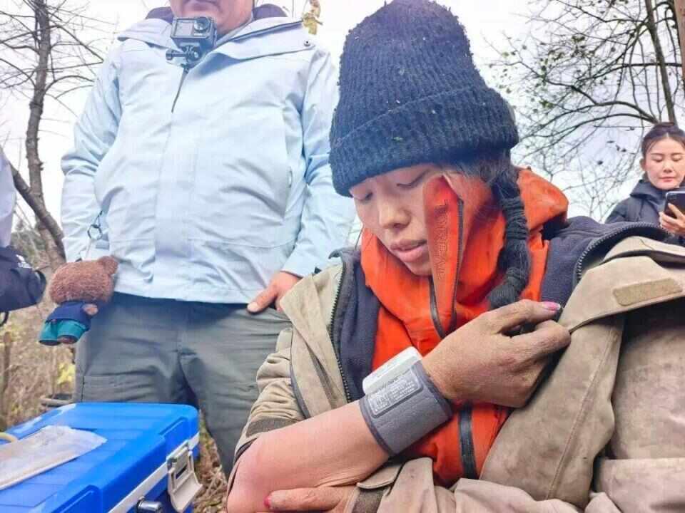 皇冠信用盘账号注册_张家界七星山荒野求生5名选手血钾超标 目前15人没人退赛