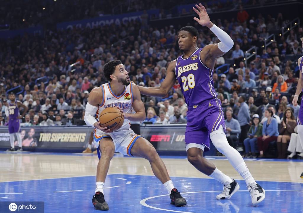 皇冠信用网正版会员_SGA三节30+9东契奇19+7+7 湖人半场被打花惨败雷霆