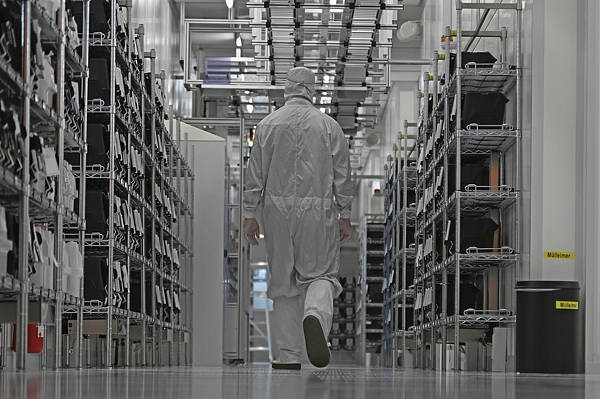 介绍个信用盘网址
_阿斯麦CEO就安世半导体事件表态:此事凸显供应链脆弱性介绍个信用盘网址
,对话可防止争端升级