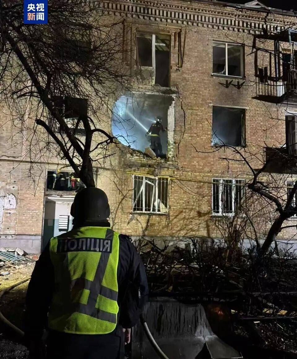 皇冠信用网如何注册
_俄乌皇冠信用网如何注册
,突发!泽连斯基:俄发射约36枚导弹近600架无人机,致乌3人死亡