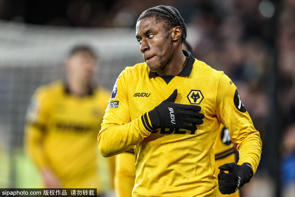 皇冠信用会员账号注册
_英超-B费双响姆贝莫破门芒特建功 曼联4-1狼队升至第六