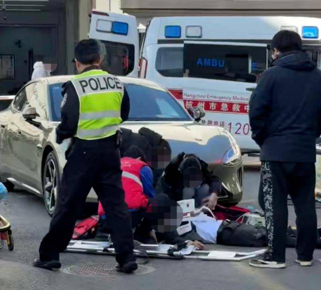 新版hga030
_杭州小米交付中心发生车祸新版hga030
,小米内部人士:当时处于人驾状态,事故还在调查中