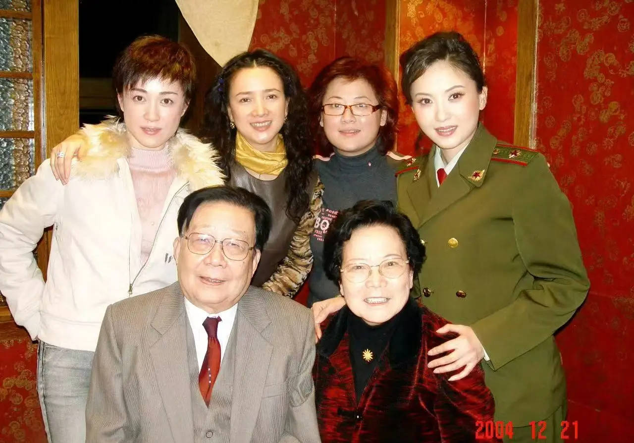 如何申请到皇冠信用_陶慧敏发文悼念何晴：她对如何申请到皇冠信用我的恩情我一直铭记于心