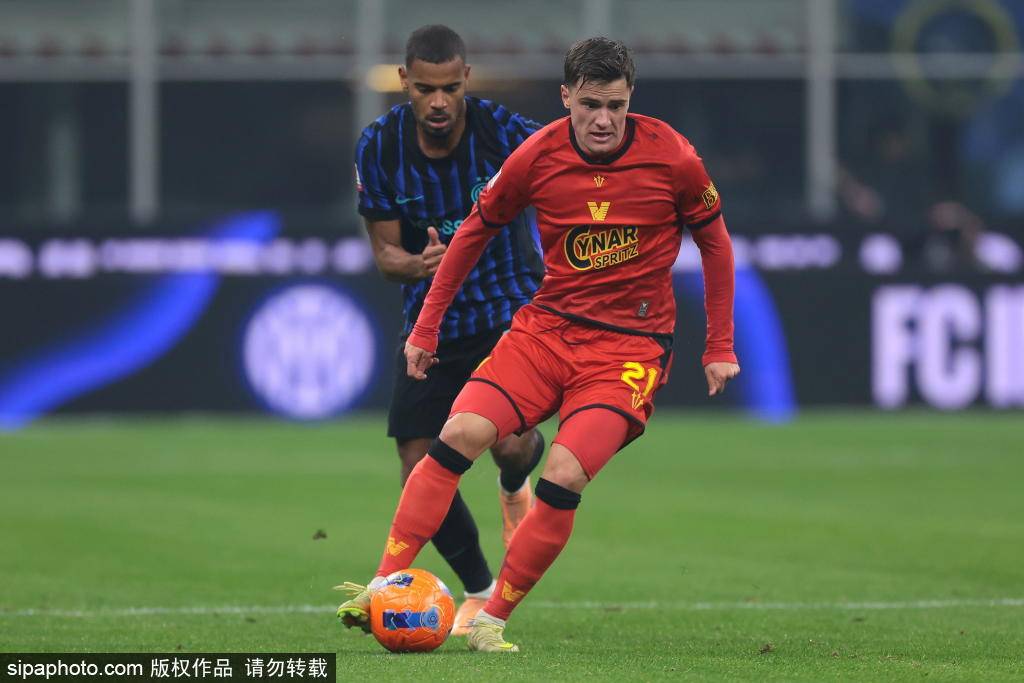 皇冠信用哪里申请
_闪电进球!图拉姆1分12秒凌空侧勾破门皇冠信用哪里申请
,巴斯托尼助攻背后的战术解析与情感共鸣